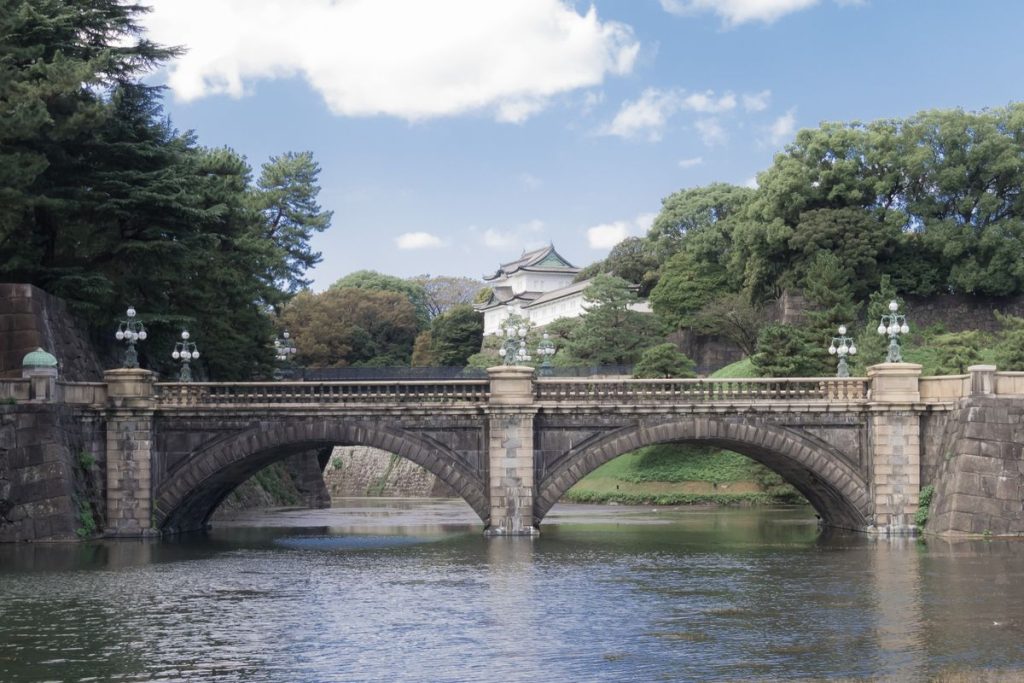 皇居の正門石橋と石垣